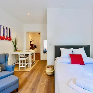 https://charming-studio-in-servitenviertel-ii.vienna-besthotels.com